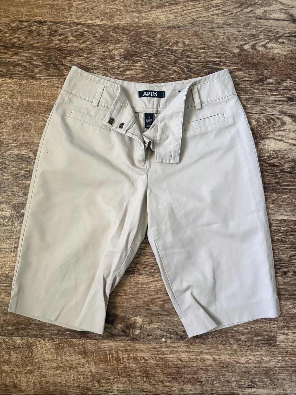 Apt. 9 Beige capri khaki